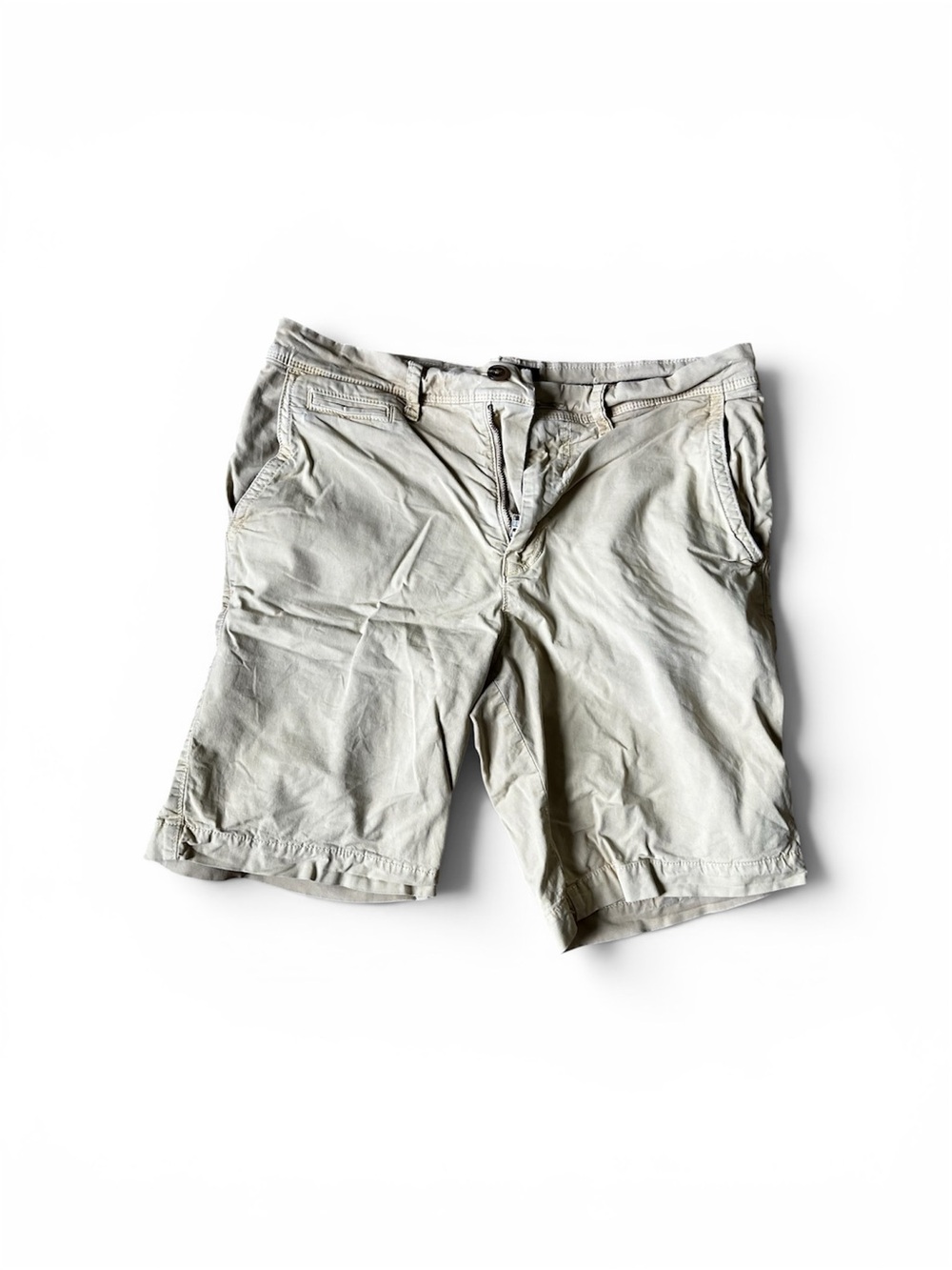 American Eagle Outfitters Men's Flat Front Chino Shorts in Light Khaki